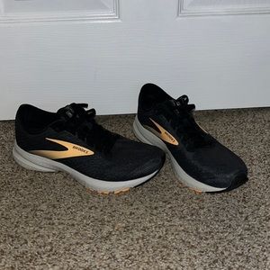 Brooks Launch 7, size 9 womens
